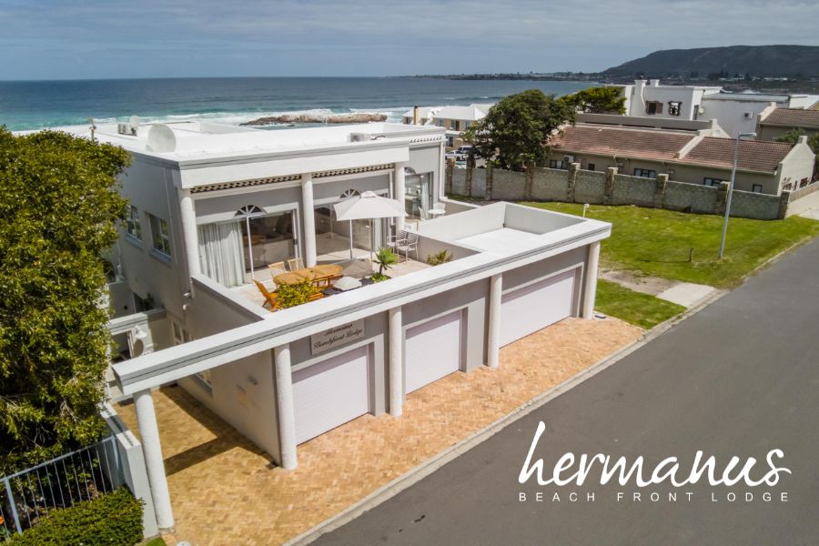 Hermanus Beachfront Lodge